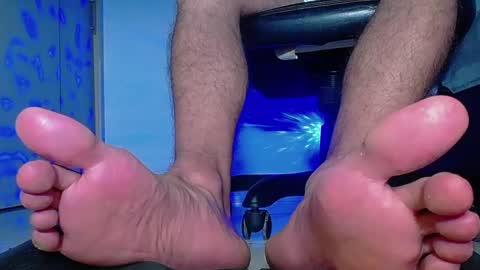 only foot                         worshipers here online show from September 23, 1:05 am