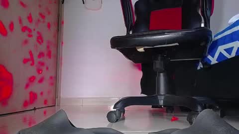 only foot                         worshipers here online show from November 20, 10:08 pm