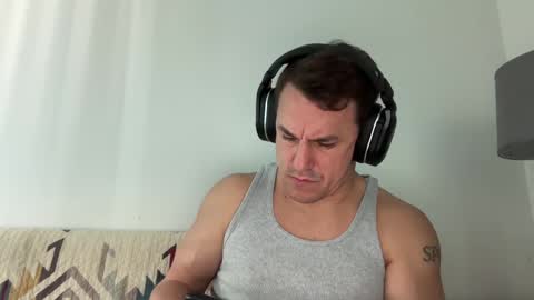 Snapshot of sirbubblesworth chatting on March 10, 7:50 pm sirbubblesworth online show from March 10, 7:50 pm