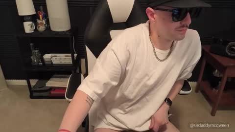 Sir Daddy McQween online show from March 3, 5:04 am