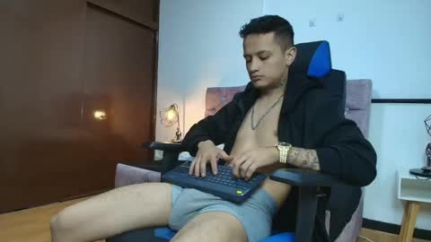 Skinny Zeth online show from May 28, 12:14 pm