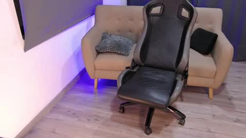 Liam Vokov online show from June 5, 1:43 am