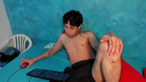 sky_wild online show from February 5, 1:23 am