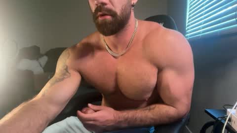 Skyler Flexes online show from June 25, 6:12 pm