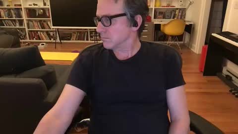 Skyline3371 online show from March 6, 6:30 am