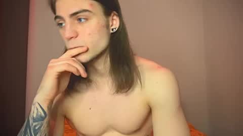 Gus online show from February 19, 3:27 pm