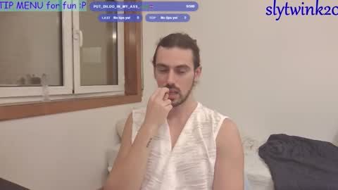 slytwink20 online show from September 12, 7:25 pm