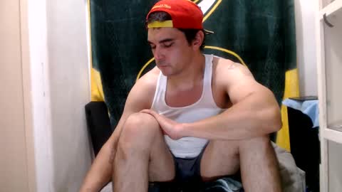 Snapshot of small_wood21 chatting on February 16, 6:21 pm small wood21 online show from February 16, 6:21 pm