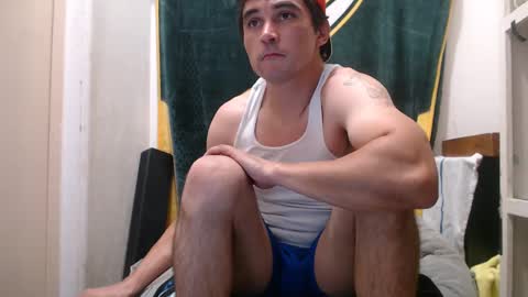 Snapshot of small_wood21 chatting on March 4, 1:06 pm small wood21 online show from March 4, 1:06 pm