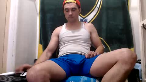 Snapshot of small_wood21 chatting on January 5, 9:36 pm small wood21 online show from January 5, 9:36 pm