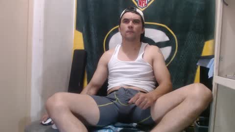 Snapshot of small_wood21 chatting on February 10, 11:25 am small wood21 online show from February 10, 11:25 am