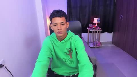 snak_master1 online show from November 18, 2:54 pm