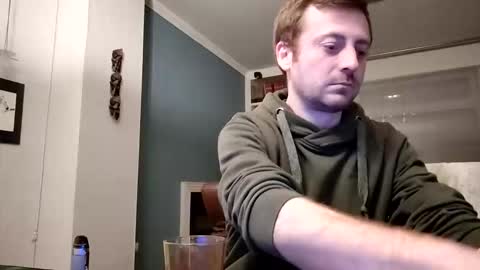 snoecks online show from March 27, 10:33 pm