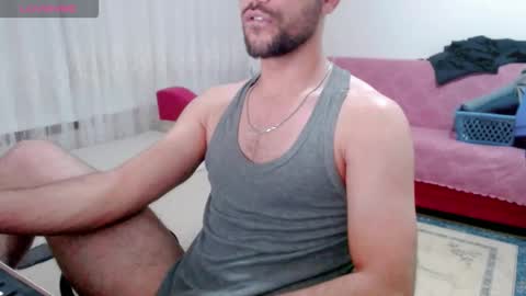 luis online show from October 6, 10:03 pm