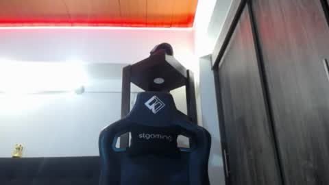     online show from April 9, 6:19 am