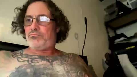 specter1972 online show from April 3, 12:51 am