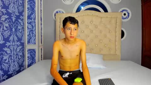 spicyslim_ online show from November 4, 2:34 am