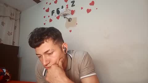 Snapshot of sradicto chatting on September 17, 3:18 am Flacofitxx online show from September 17, 3:18 am