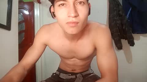 Snapshot of sradicto chatting on October 2, 2:43 pm Flacofitxx online show from October 2, 2:43 pm