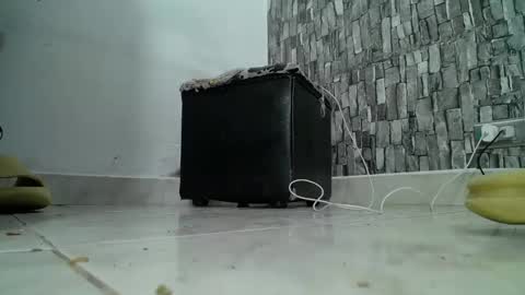 Snapshot of srfindomfeet_ chatting on December 19, 2:56 am sr master cum its my old account online show from December 19, 2:56 am