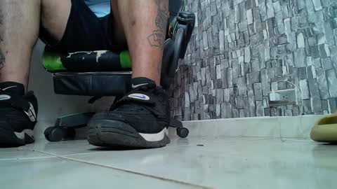 Snapshot of srfindomfeet_ chatting on March 9, 3:49 pm sr master cum its my old account online show from March 9, 3:49 pm