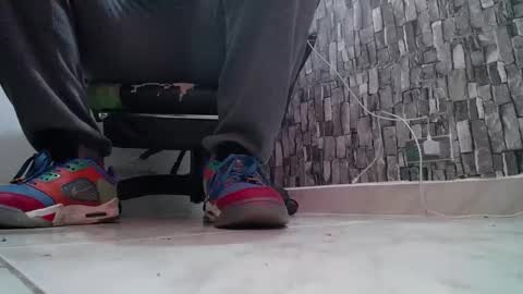 Snapshot of srfindomfeet_ chatting on March 2, 4:58 pm sr master cum its my old account online show from March 2, 4:58 pm