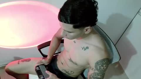 srghost333 online show from April 22, 4:41 am