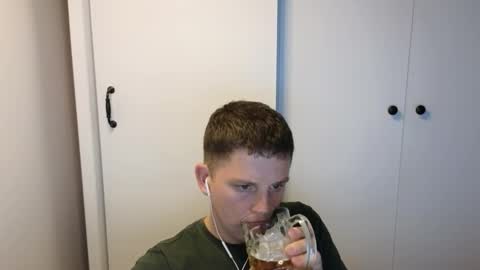 st1vemaster01 online show from October 6, 3:38 pm