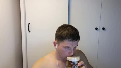 st1vemaster01 online show from October 14, 4:03 pm