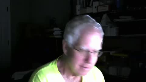 Snapshot of stasw20 chatting on October 10, 7:24 am stasw20 online show from October 10, 7:24 am
