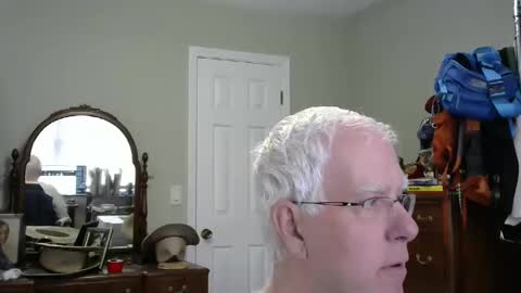 Snapshot of stasw20 chatting on January 1, 6:38 pm stasw20 online show from January 1, 6:38 pm