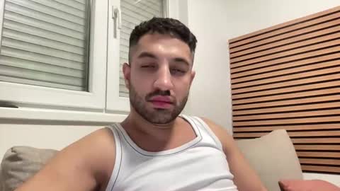 stefan0504 online show from December 15, 3:53 pm