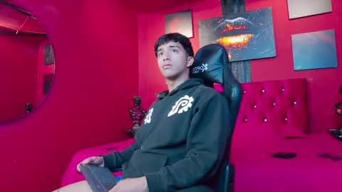 Stefano online show from December 17, 7:31 pm