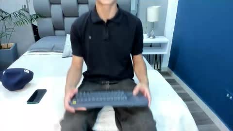 Stephane Rouss online show from December 13, 7:42 pm