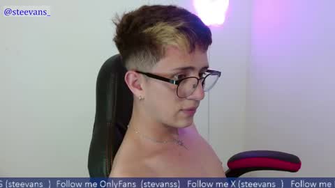 Snapshot of stevans_ chatting on September 10, 7:07 am Stevan online show from September 10, 7:07 am