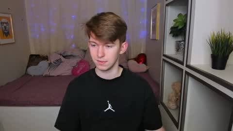 Steve online show from December 4, 5:27 am