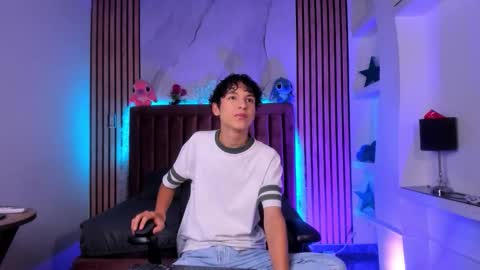 Sthepano  online show from January 8, 7:30 pm