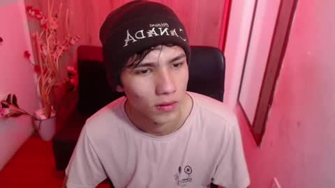 Stich online show from February 19, 1:18 pm