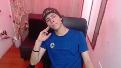 Stich online show from February 16, 1:42 pm