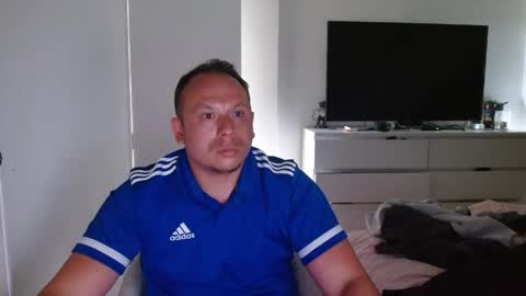 Axel online show from May 31, 11:33 am