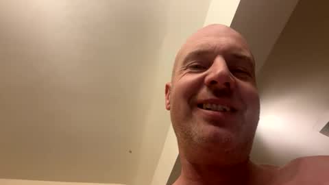 Stoodley22 online show from January 6, 4:00 pm