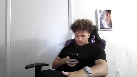 Snapshot of str8dj chatting on September 17, 4:02 am Dj online show from September 17, 4:02 am