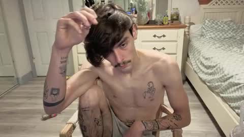 str8whiteboy21 online show from December 2, 7:44 am