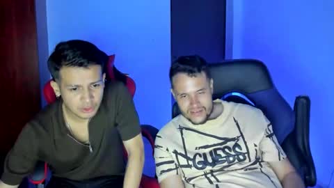 straight_boys_hornys online show from December 14, 11:28 am