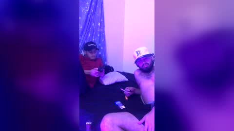 straight_boys_hornys online show from December 22, 5:26 am