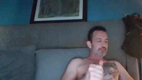 straighthungmarriedman online show from December 15, 11:35 pm