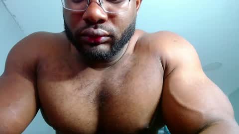 strong_george1 online show from December 14, 7:25 pm