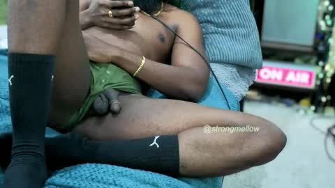 strongmellow online show from October 10, 5:51 pm