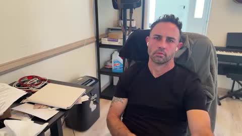 Simon online show from April 17, 6:54 pm