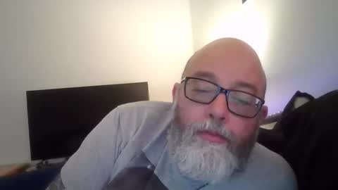 Snapshot of stylesback chatting on October 31, 12:45 am Stylesback online show from October 31, 12:45 am